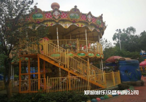 旋轉(zhuǎn)木馬一款好看又好玩的游樂(lè)園設(shè)備